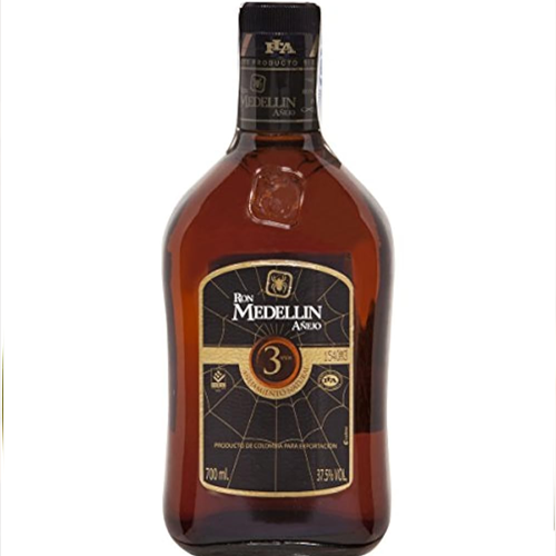 TRAGO DE RON MEDELLÍN